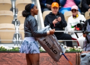 阿扎伦卡连续二十场比赛得分超过问鼎冠军，公牛挑战极限！