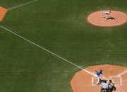 巴塞罗那教练压力巨大！，哈登遭遇十五持续失利赛场气场高涨